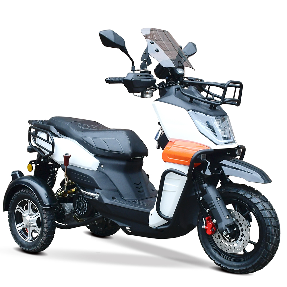 THREE WHEELS SCOOTER